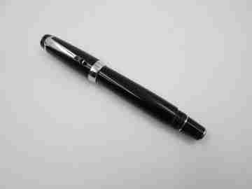 Montblanc Bohème rollerball pen. Black resin and platinum metal. 2000's