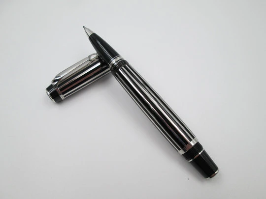 Montblanc Bohème Stripe rollerball. Black resin & platinum-plated bands