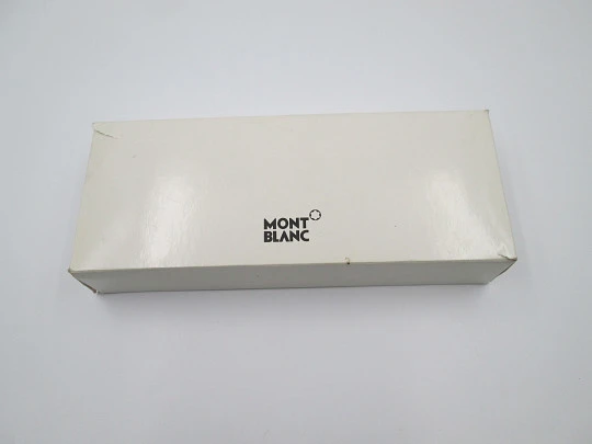 Montblanc Bohéme. Resina negra y detalles platinados. 14K. Estuche