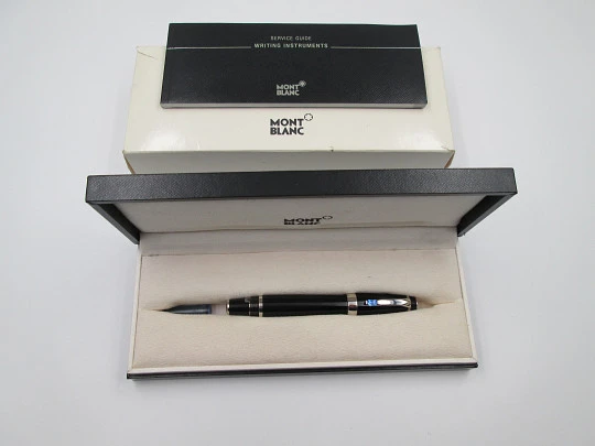 Montblanc Bohéme. Resina negra y detalles platinados. 14K. Estuche