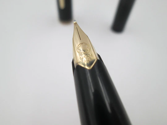 Montblanc Classic CF fountain pen. Black resin & gold plated details. 14k gold nib. 1980's Montblanc Classic CF fountain pen. Black resin & gold plated details. 14k gold nib. 1980's