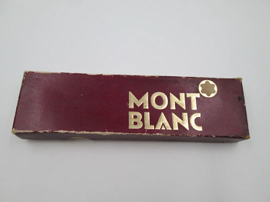 Montblanc Classic CF. Resina negra y chapados oro. Caja. 1980. Cartuchos