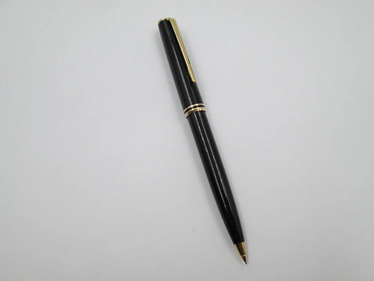 Montblanc Classic propelling pencil. Black resin & gold plated. 1980's