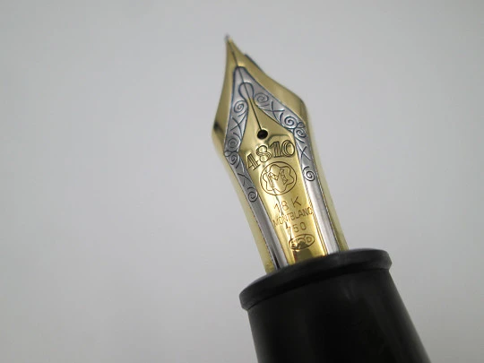 Montblanc Ernest Hemingway fountain pen and ballpoint pen set. Germany. 1992 Montblanc Ernest Hemingway fountain pen and ballpoint pen set. Germany. 1992