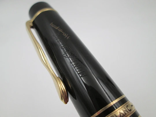 Montblanc Ernest Hemingway fountain pen and ballpoint pen set. Germany. 1992 Montblanc Ernest Hemingway fountain pen and ballpoint pen set. Germany. 1992
