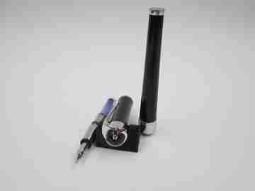 Montblanc Etoile. Platinum plated. Black precious resin. 18K gold nib