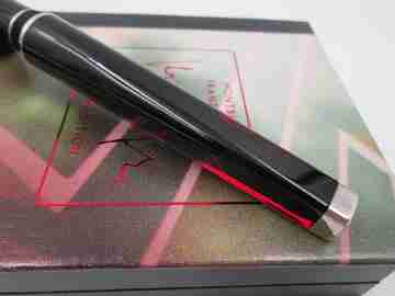 Montblanc Franz Kafka. 2004. Dark red translucent precious resin