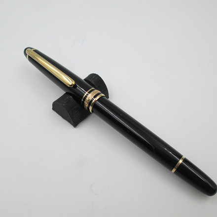 筆記具 MONTBLANC Meisterstuck #144 BLACK Montblanc Meisterstuck 144 Black Fountain Pen - Preowned