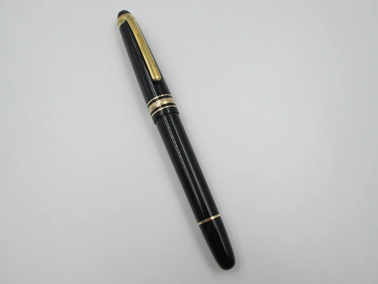 Montblanc Meisterstück 144. Resin & gold plated. 75 Anniversary. Box