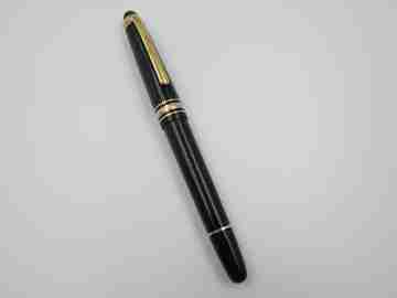 Montblanc Meisterstück 144. Resina y chapada oro. 75 Aniversario. Caja