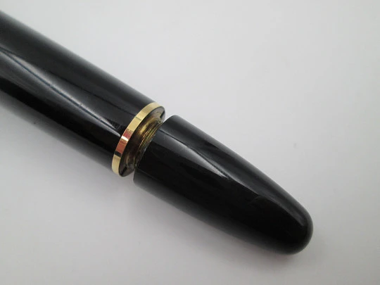 Montblanc Meisterstück 146 Le Grand. Black resin & gold plated details. Box