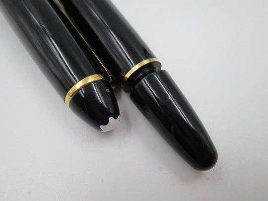 Montblanc Meisterstück 146. Black resin & gold plated details. Original box. 1980's. Germany