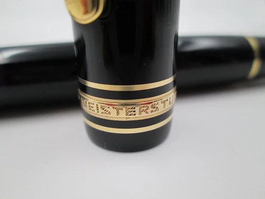 Montblanc Meisterstück 146. Black resin & gold plated details. Original box. 1980's. Germany