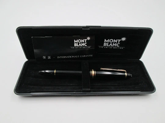 Montblanc Meisterstück 146. Resina negra y chapados oro. Años 80