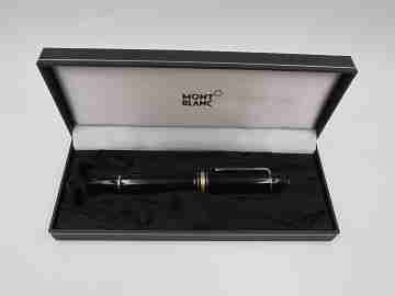 Montblanc Meisterstück 149. Black resin & gold plated details. 18k gold nib. Box