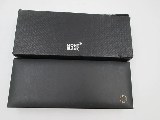 Montblanc Meisterstück 149. Black resin & gold plated details. 18k gold nib. Box