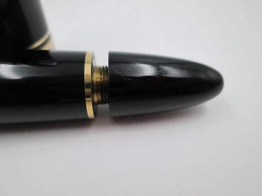 Montblanc Meisterstück 149. Resina negra y chapados oro. 18k. Estuche
