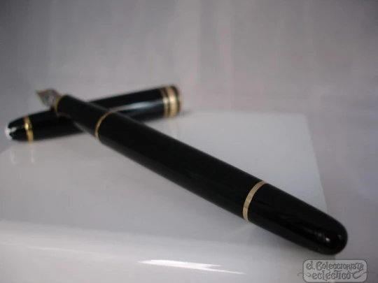 Montblanc Meisterstück Classique. Black resin. 14K gold nib