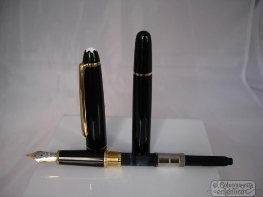 Montblanc Meisterstück Classique. Black resin. 14K gold nib