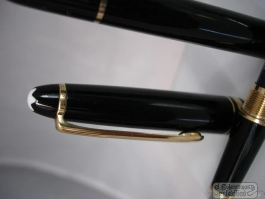 Montblanc Meisterstück Classique. Black resin. 14K gold nib