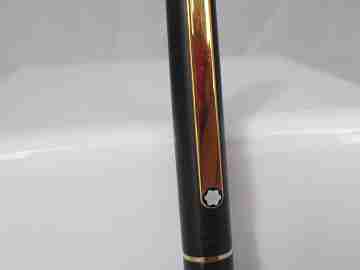 Montblanc Noblesse. Black lacquer & gold plated. Cartridge. 14k nib. 1970's