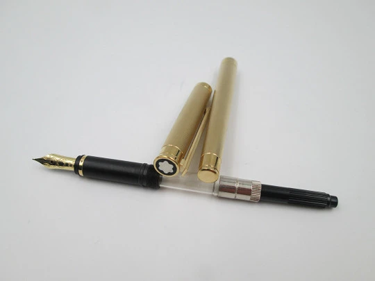 Montblanc Noblesse. Laminada en oro. Carga convertidor. 1970. Estuche Montblanc Noblesse. Laminada en oro. Carga convertidor. 1970. Estuche