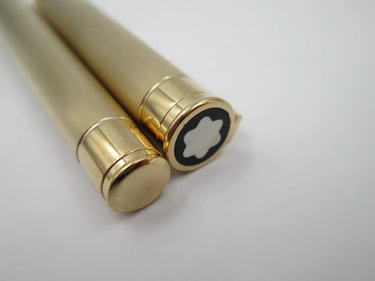 Montblanc Noblesse. Laminada en oro. Carga convertidor. 1970. Estuche Montblanc Noblesse. Laminada en oro. Carga convertidor. 1970. Estuche