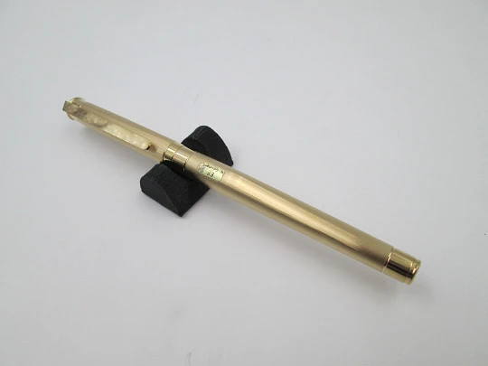 Montblanc Noblesse. Laminada en oro. Carga convertidor. 1970. Estuche Montblanc Noblesse. Laminada en oro. Carga convertidor. 1970. Estuche