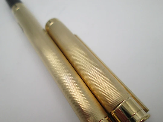 Montblanc Noblesse. Laminada en oro. Carga convertidor. 1970. Estuche Montblanc Noblesse. Laminada en oro. Carga convertidor. 1970. Estuche