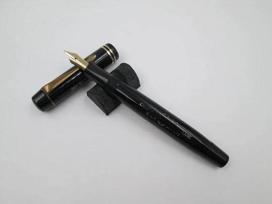 Montblanc SimPlo 324. Celuloide negro brillo y chapada oro. 14K