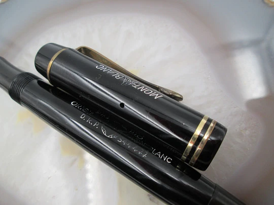 Montblanc SimPlo 324. Celuloide negro brillo y chapada oro. 14K