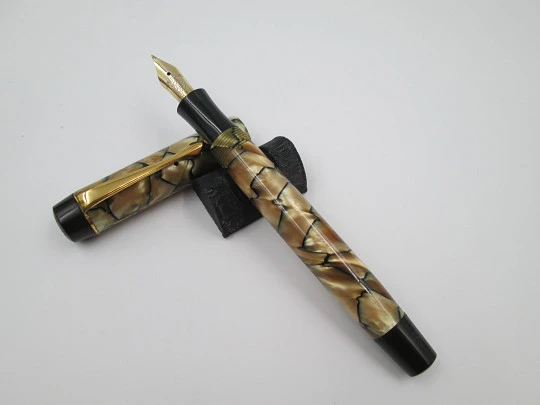 Montblanc Simplo 324. Celuloide negro perla. Oro 14K. Años 30