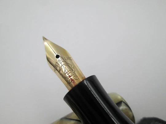 Montblanc Simplo 324. Celuloide negro perla. Oro 14K. Años 30