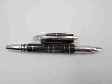 Montblanc Starwalker. Metal platinado y caucho negro. 14K