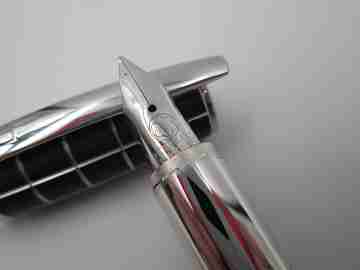 Montblanc Starwalker. Metal platinado y caucho negro. 14K