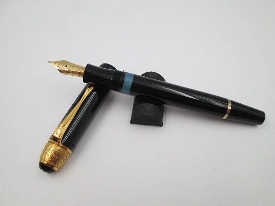 Montblanc Voltaire fountain pen. Black resin and vermeil sterling silver details. 1995 Montblanc Voltaire fountain pen. Black resin and vermeil sterling silver details. 1995