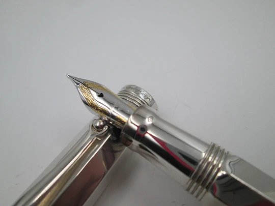 Montegrappa Reminiscence. 925 sterling silver. 1980's. Italy. 18k gold nib