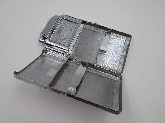 Mosda Streamline cigarette case and lighter. Silver metal. Petrol. 1950's