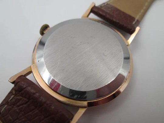 Movado. 20 microns gold plated & steel. Manual wind. Sweep second. 1960's