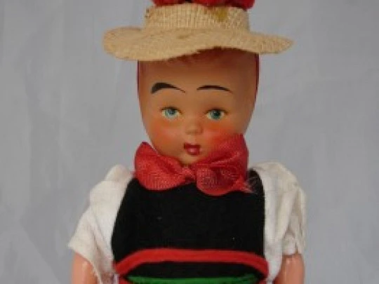 Muñeca bailarina Fipps. Traje Selva Negra. Cuerda. Caja. 1950. Alemania