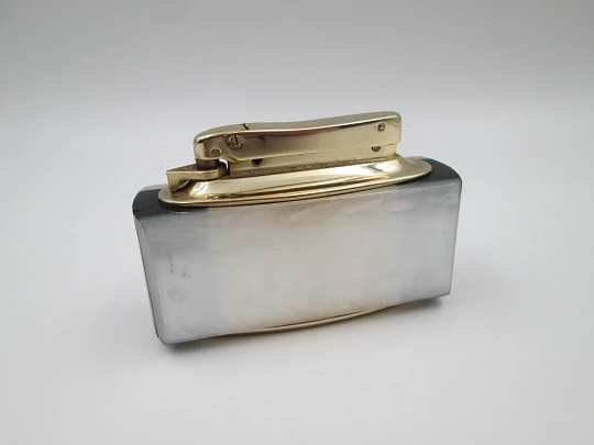 Mylflam Diplomat automatic table lighter. Marble resin and gold plated metal. Germany