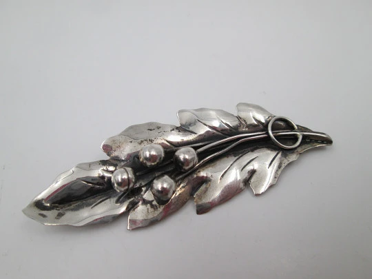 Oak leaf women's brooch. 925 sterling silver. Safety pin back. Taxco (Mexico). 1970's