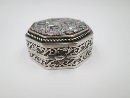 Octagonal Pillbox Silver Checkered Mother Of Pearl Front | El