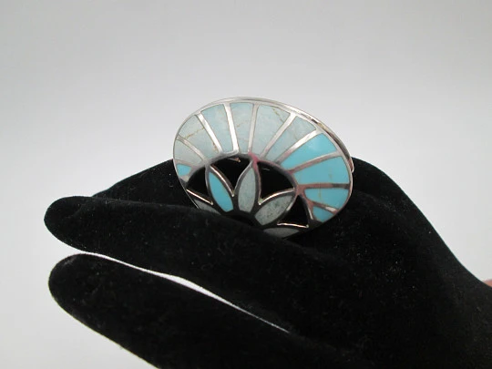 Oko women's seashell ring. 925 sterling silver and blue enamel. United States. 1980's