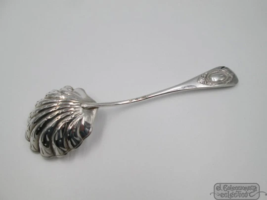 Olives colander ladle. 800 sterling silver. Original box. 1940's. Shell