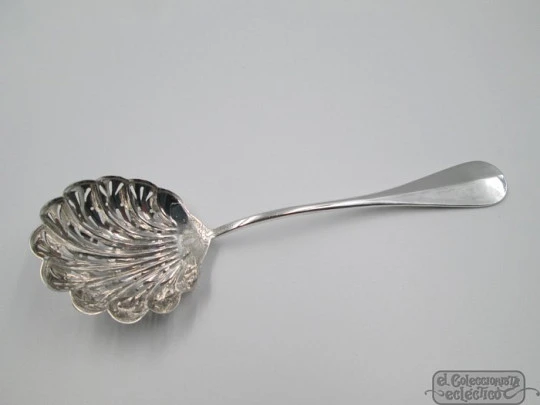 Olives colander ladle. 800 sterling silver. Original box. 1940's. Shell