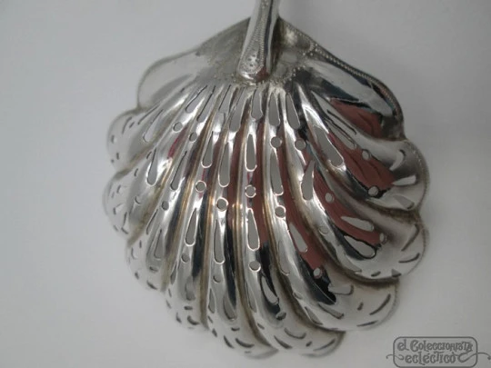 Olives colander ladle. 800 sterling silver. Original box. 1940's. Shell