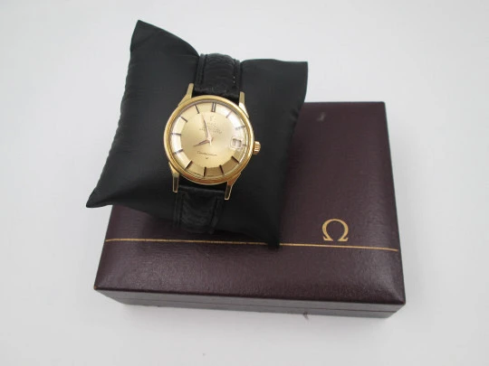 Omega Constellation cronómetro certificado. Oro amarillo 18k. Esfera facetada pie-pan