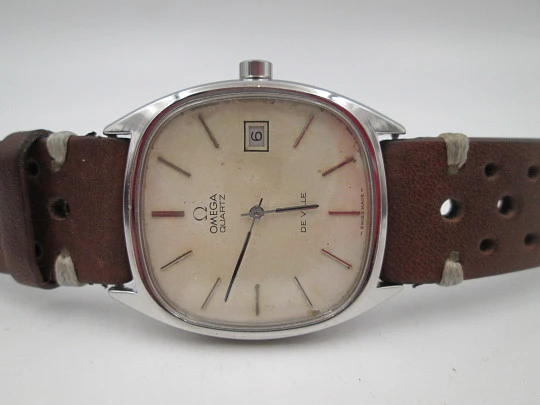 Omega De Ville men's quartz watch. Stainless steel. Calendar. Square case. 1970's. Swiss