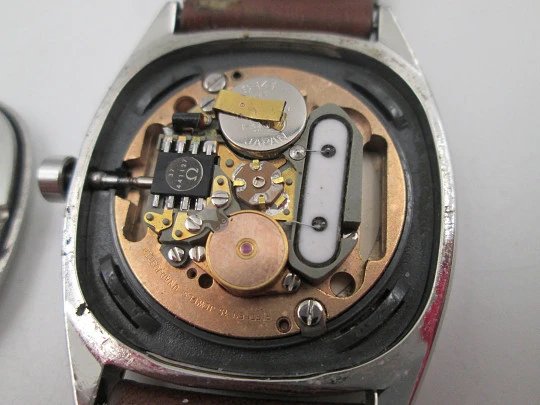 Omega De Ville men's quartz watch. Stainless steel. Calendar. Square case. 1970's. Swiss